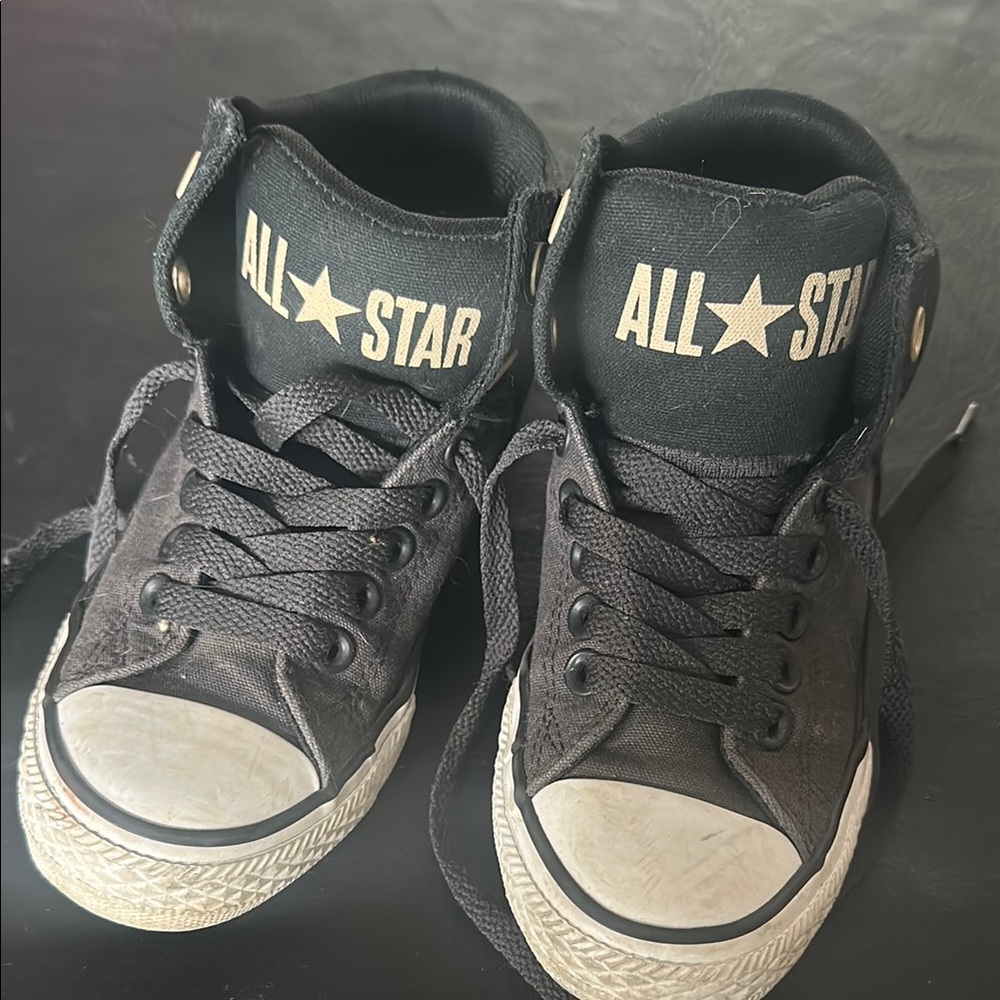 Kids converse